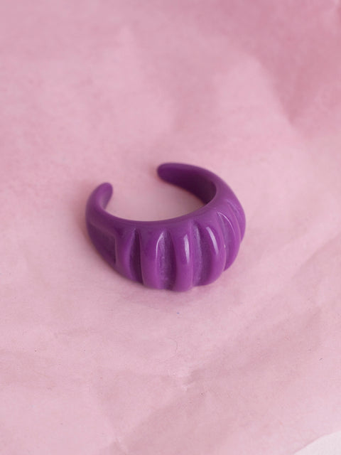 Open Croissant Acrylic Ring